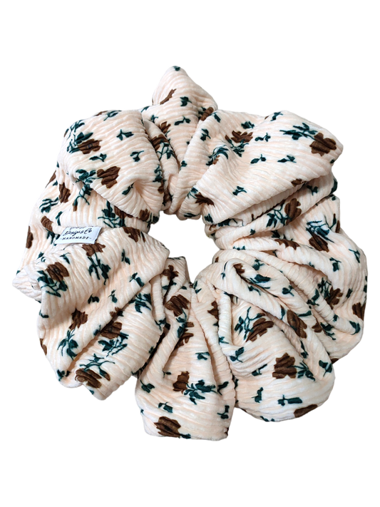 XXL Knitted Ribbed White Floral