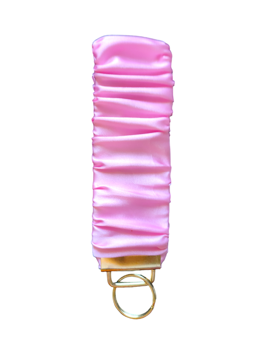 SCRUNCHIE KEY WRISTLET Satin Baby Pink