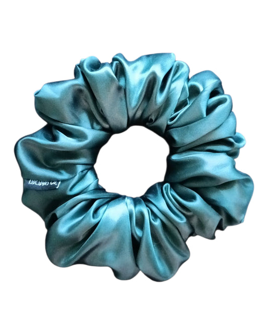 LARGE Xmas Satin Green | Deep Dark Leaves