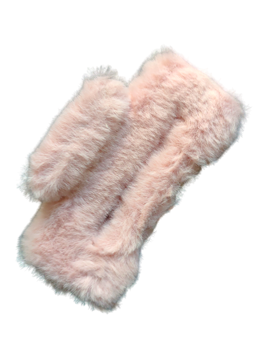 HAIR CLAW | Fluffy Pink