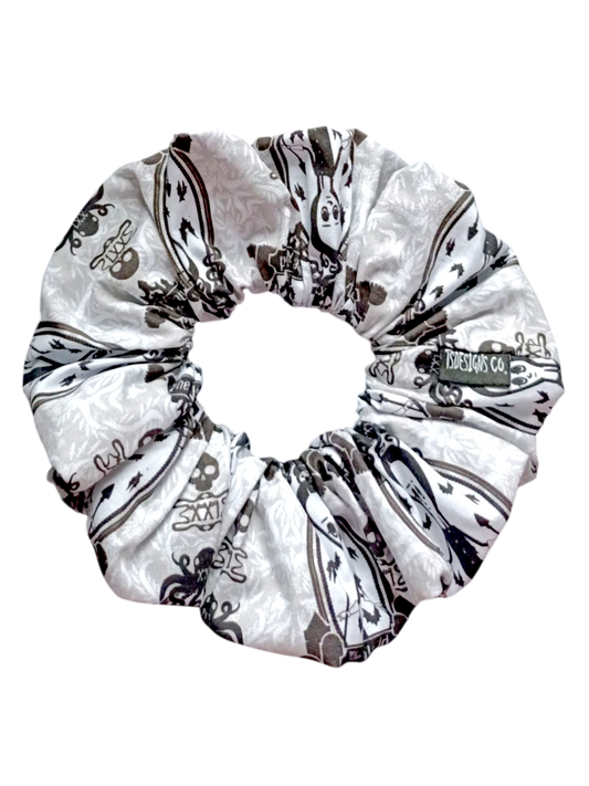 LARGE Wednesday | Black & White