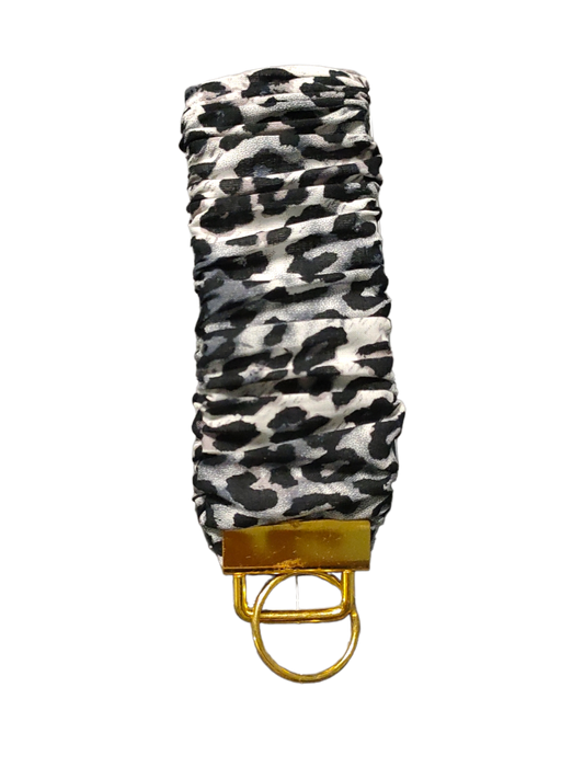 SCRUNCHIE KEY WRISTLET Snow Cheetah