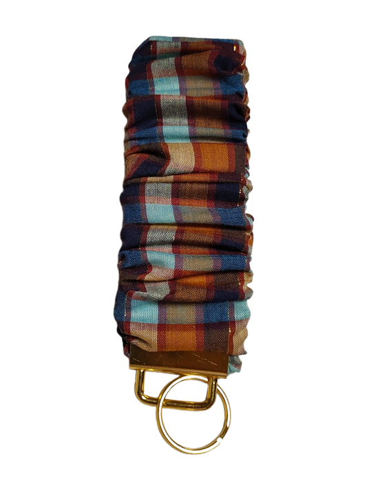 SCRUNCHIE KEY WRISTLET Gingham with Gold Shimmer